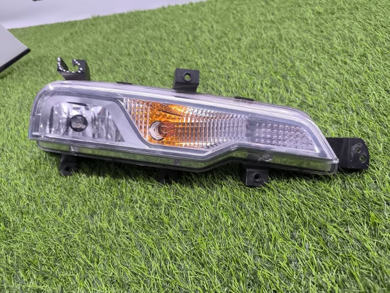 ПТФ передний правый Rexton