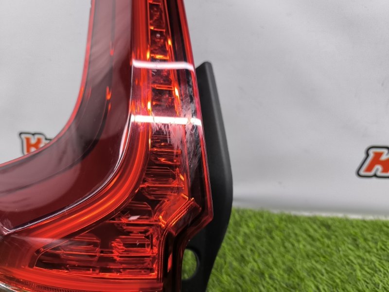 Фонарь внешний левый V60