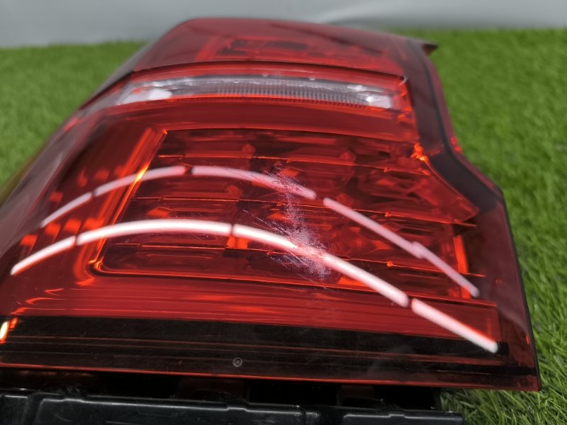 Фонарь внешний левый V60