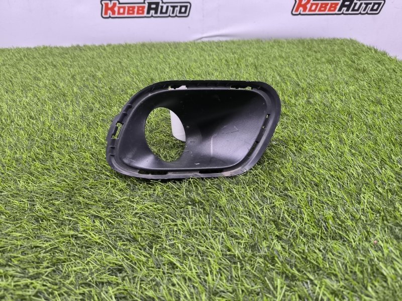 Рамка противотуманной фары передняя правая Jeep Cherokee KL 68203224AA контрактная