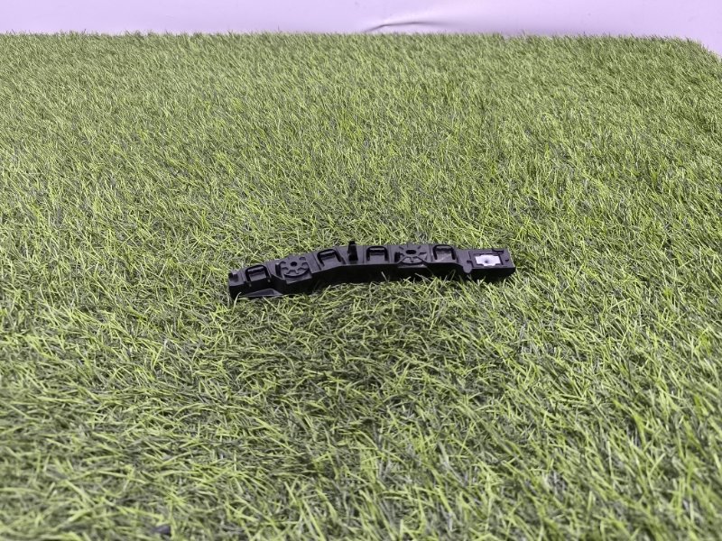 Запчасть кронштейн бампера передний правый Jeep Cherokee 68287856AB Б/У Кронштейн бампера передний правый Jeep Cherokee 68287856AB Б/У