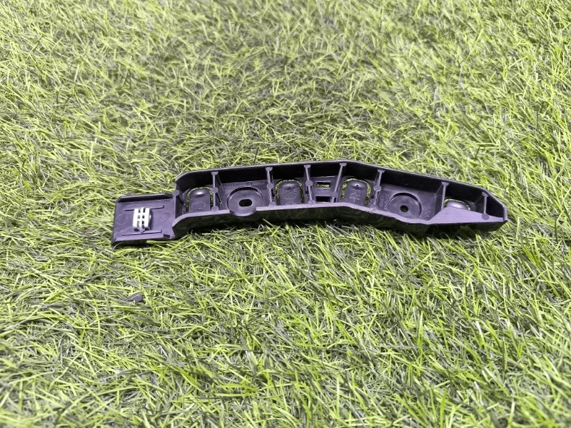 Кронштейн бампера передний правый Cherokee Кронштейн бампера передний правый Cherokee