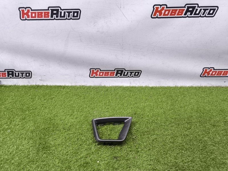 Рамка противотуманной фары передняя правая Jeep Renegade 2018- 735676976DX контрактная