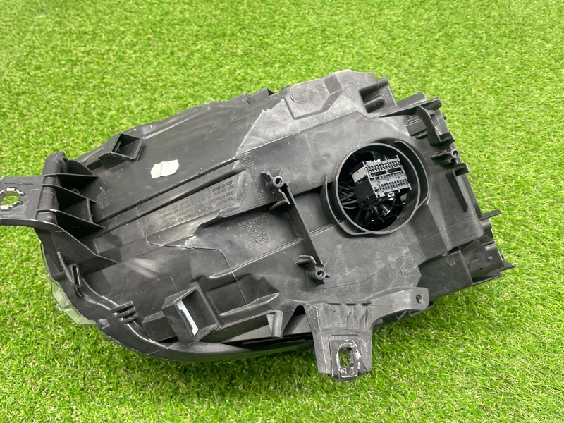 Фара LED правая Hatch F56 рест