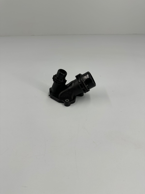 Патрубок системы охлаждения BMW X5 2013 E70 N57 7800048 Б/У