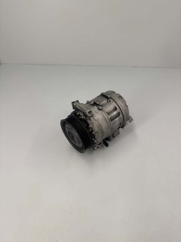Компрессор кондиционера BMW 1 2007 E87 N52 64529122618 контрактная