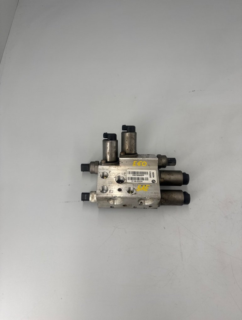 Блок клапанов Dynamic Drive BMW 5 E60 37206781488 контрактная