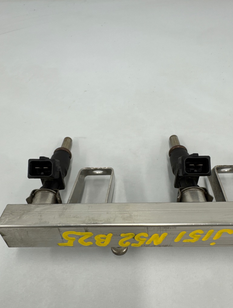 Форсунки с рампой BMW 5 E60 N52 Форсунки с рампой BMW 5 E60 N52