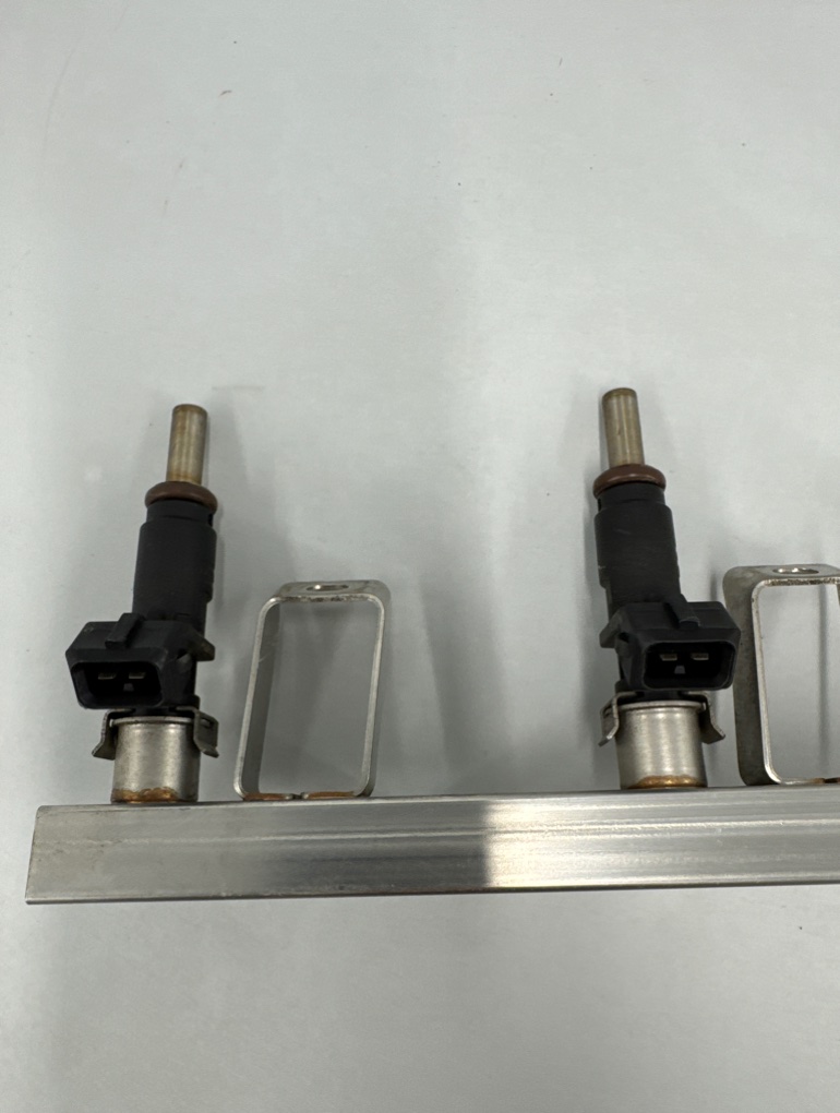 Форсунки с рампой 5 2007 E60 N52 Форсунки с рампой 5 2007 E60 N52