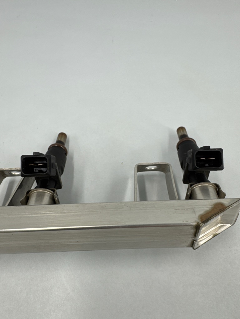 Форсунки с рампой 5 2007 E60 N52 Форсунки с рампой 5 2007 E60 N52