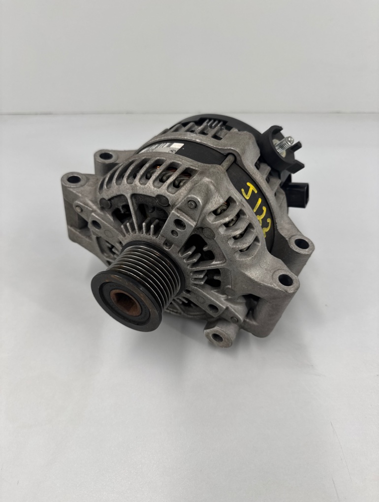 Генератор BMW 5 2011 F10 N52 12 31 7 591 268 контрактная