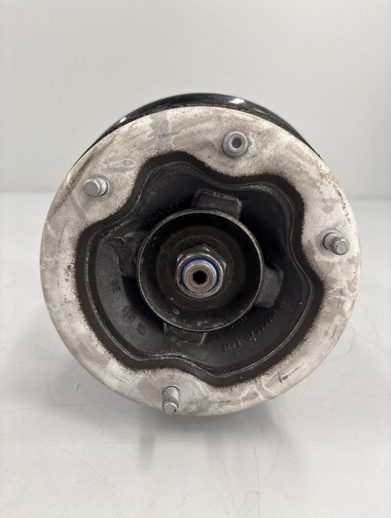 Стойка подвески задняя левая 7 E65