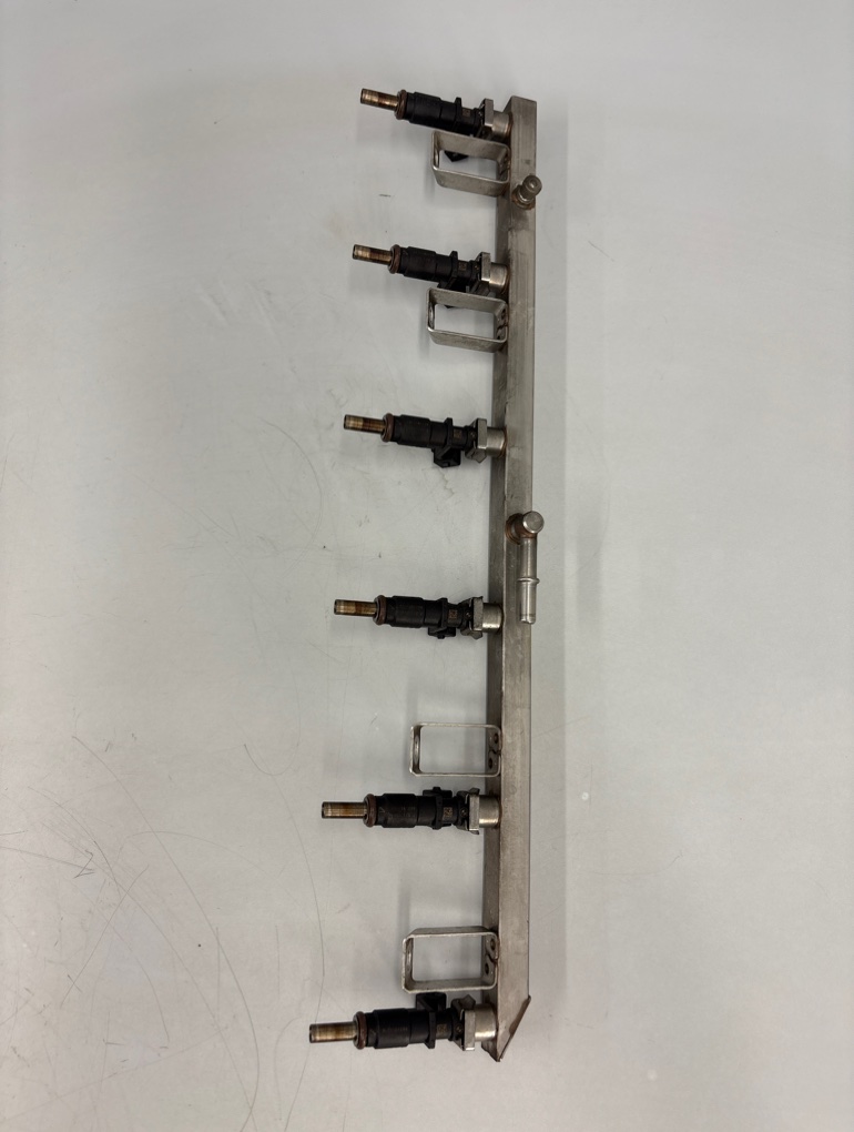 Форсунки с рампой 5 E60 N52 Форсунки с рампой 5 E60 N52