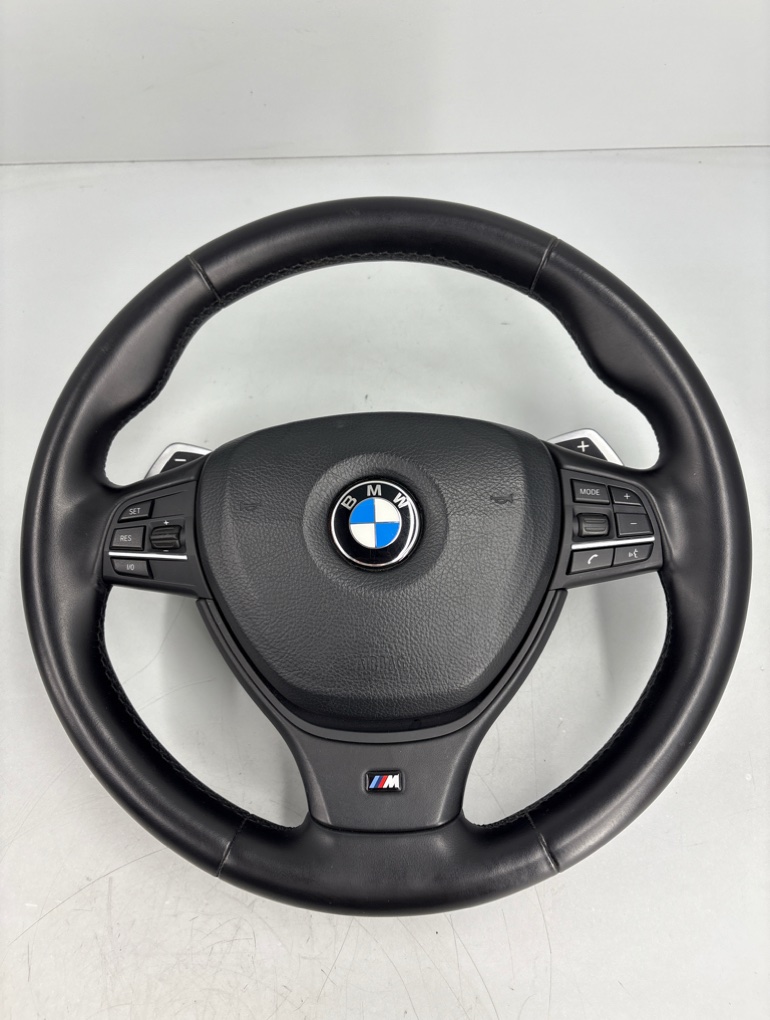 Руль М пакет с лепестками 5 2011 F11 N55