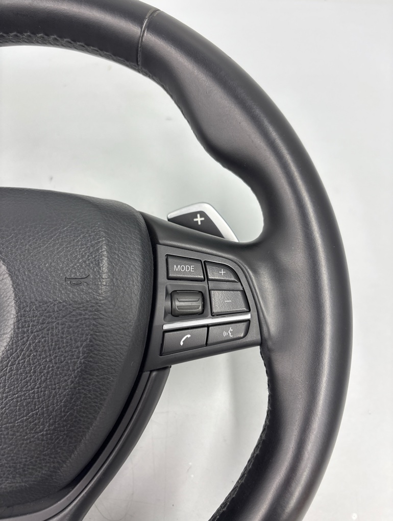 Руль М пакет с лепестками 5 2011 F11 N55