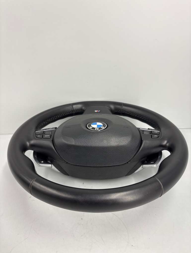 Руль М пакет с лепестками 5 2011 F11 N55