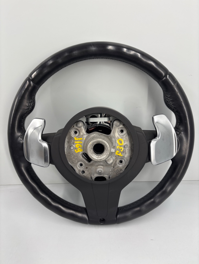 Руль М пакет с лепестками 3 2013 F30 N20