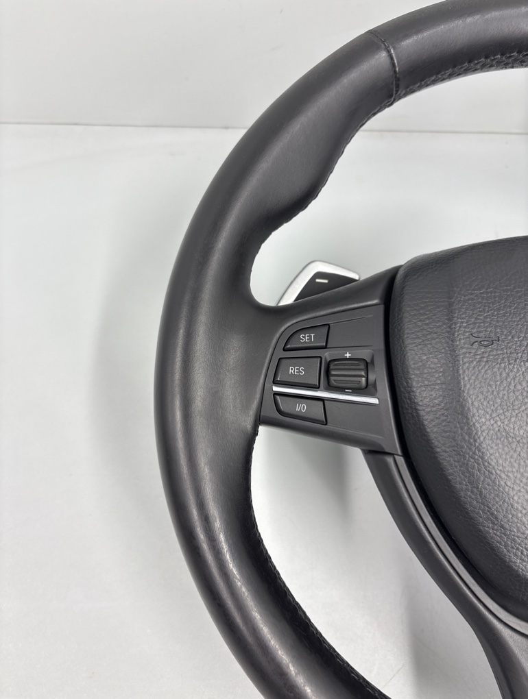 Руль М пакет с лепестками BMW 5 F10 N52 Руль М пакет с лепестками BMW 5 F10 N52
