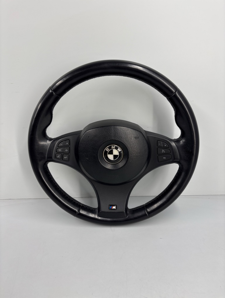 Запчасть руль м пакет BMW X3 2006 E83 М54 контрактная Руль М пакет BMW X3 2006 E83 М54 контрактная