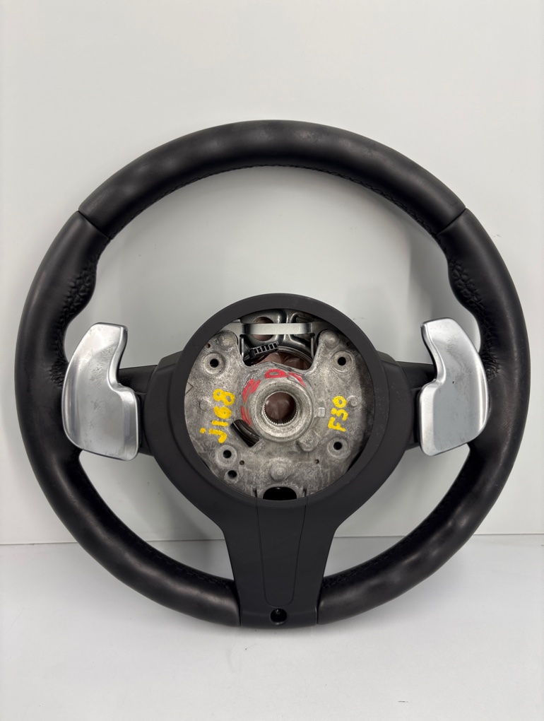 Руль М пакет с лепестками 3 2013 F30 N20