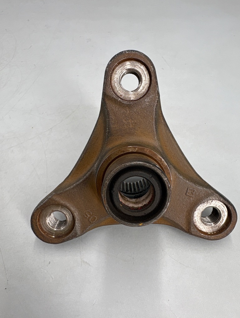 Фланец хвостовик редуктора 37 шлицов BMW 5 F10