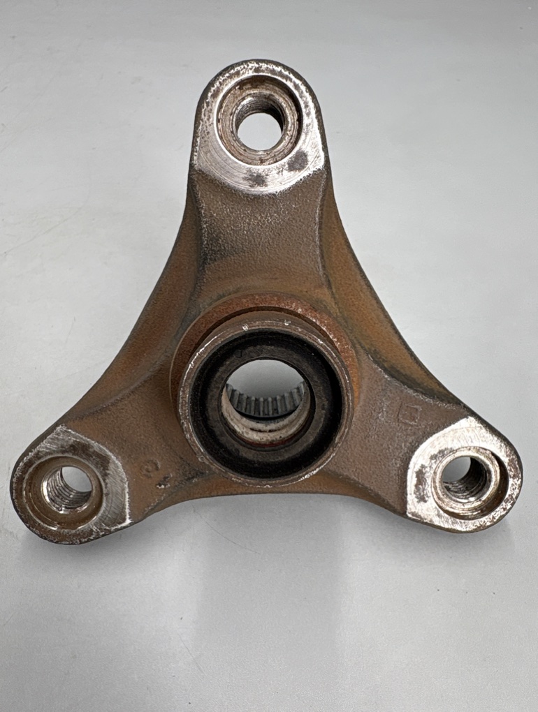 Фланец хвостовик редуктора 37 шлицов BMW 5 F10