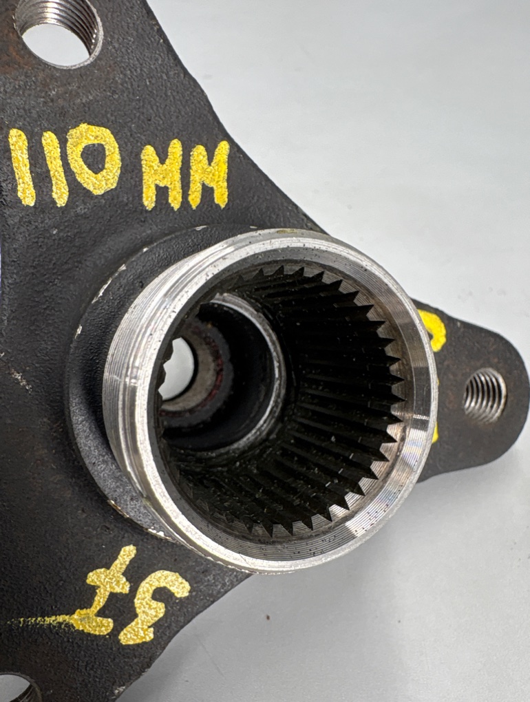 Фланец хвостовик редуктора 37 шлицов BMW 5 F10 Фланец хвостовик редуктора 37 шлицов BMW 5 F10