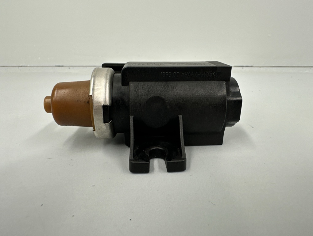 Клапан управления турбиной X6 2009 E71 N54 Клапан управления турбиной X6 2009 E71 N54