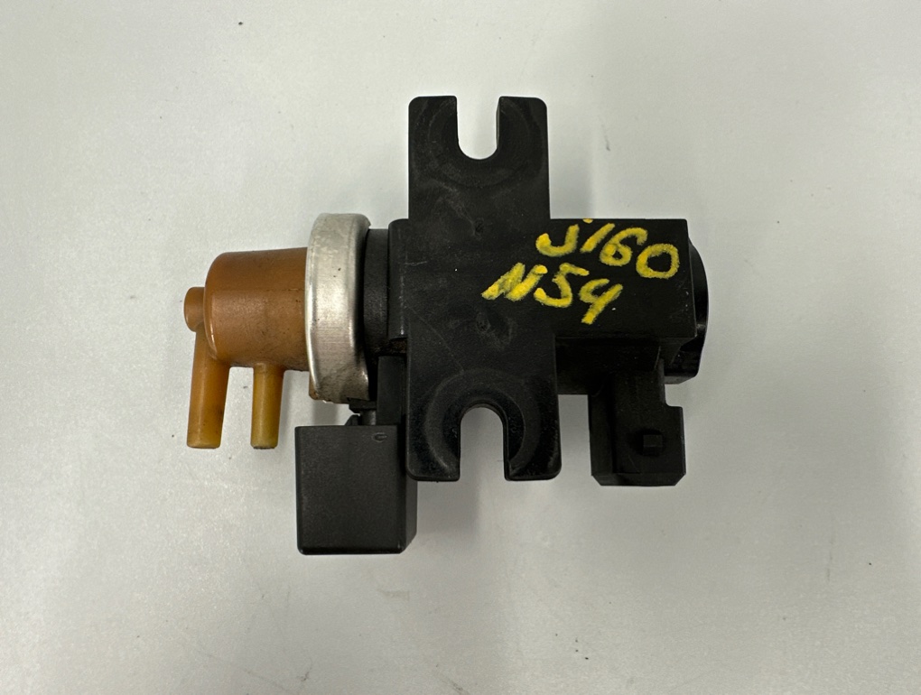 Клапан управления турбиной X6 2009 E71 N54 Клапан управления турбиной X6 2009 E71 N54