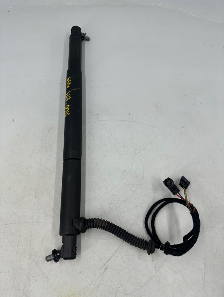 Запчасть амортизатор крышки багажника электро левый BMW X6 2009 E71 N54 51 24 7 332 697 контрактная Амортизатор крышки багажника электро левый BMW X6 2009 E71 N54 51 24 7 332 697 контрактная