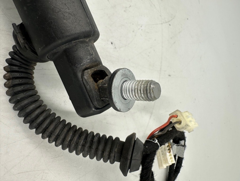 Амортизатор крышки багажника электро правый X6 2009 E71 N54