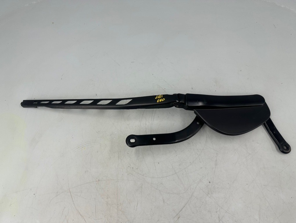 Поводок дворника правый BMW 5 2007 E60 N52 61 61 7 185 366 контрактная