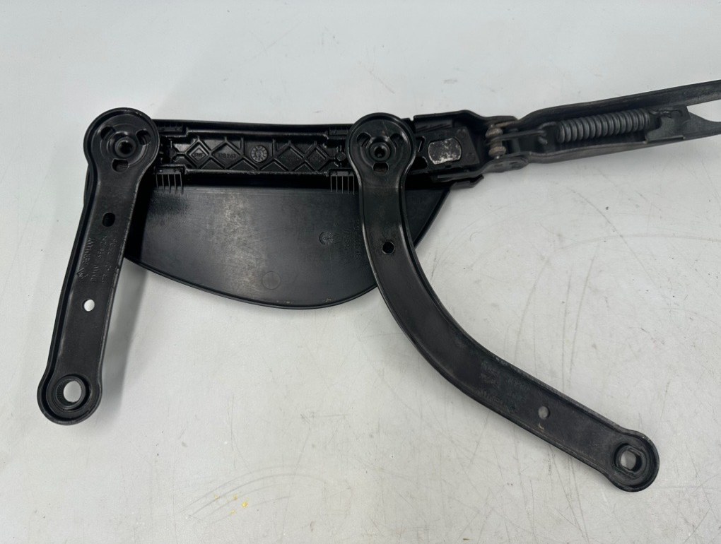 Поводок дворника правый 5 2006 E60 N52 Поводок дворника правый 5 2006 E60 N52