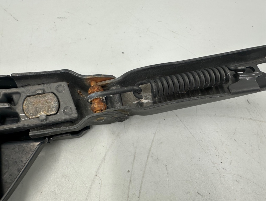 Поводок дворника правый 5 2006 E60 N52