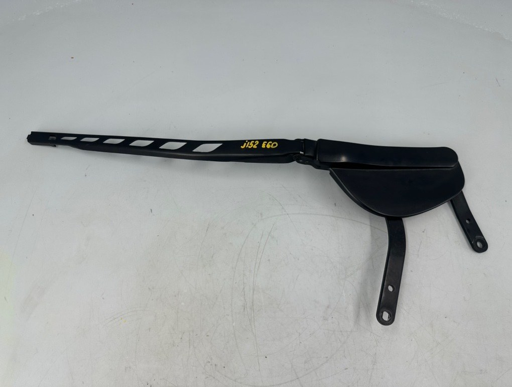 Поводок дворника правый BMW 5 2006 E60 N52 61 61 7 185 366 контрактная