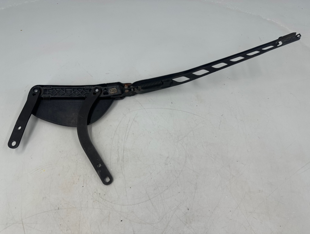 Поводок дворника правый 5 2006 E60 N52