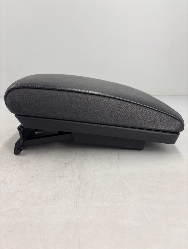 Подлокотник X5 2005 E53 M54