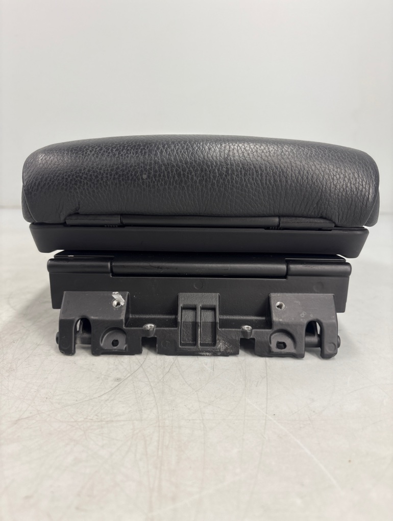 Подлокотник X5 2005 E53 M54