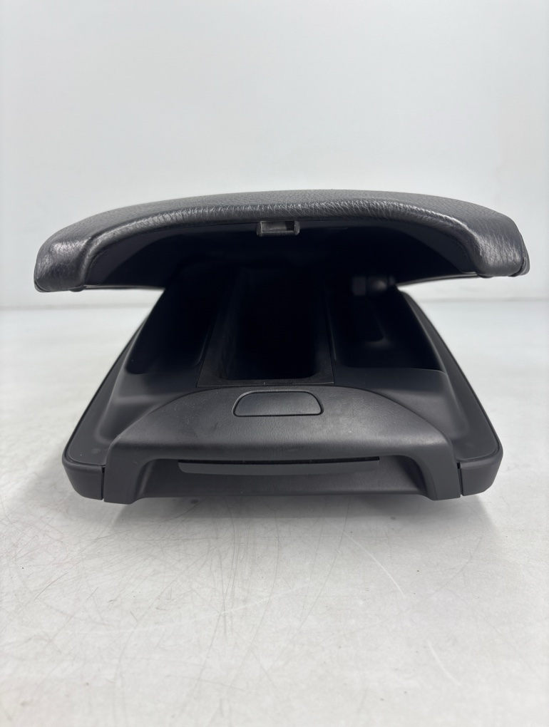 Подлокотник X5 2005 E53 M54