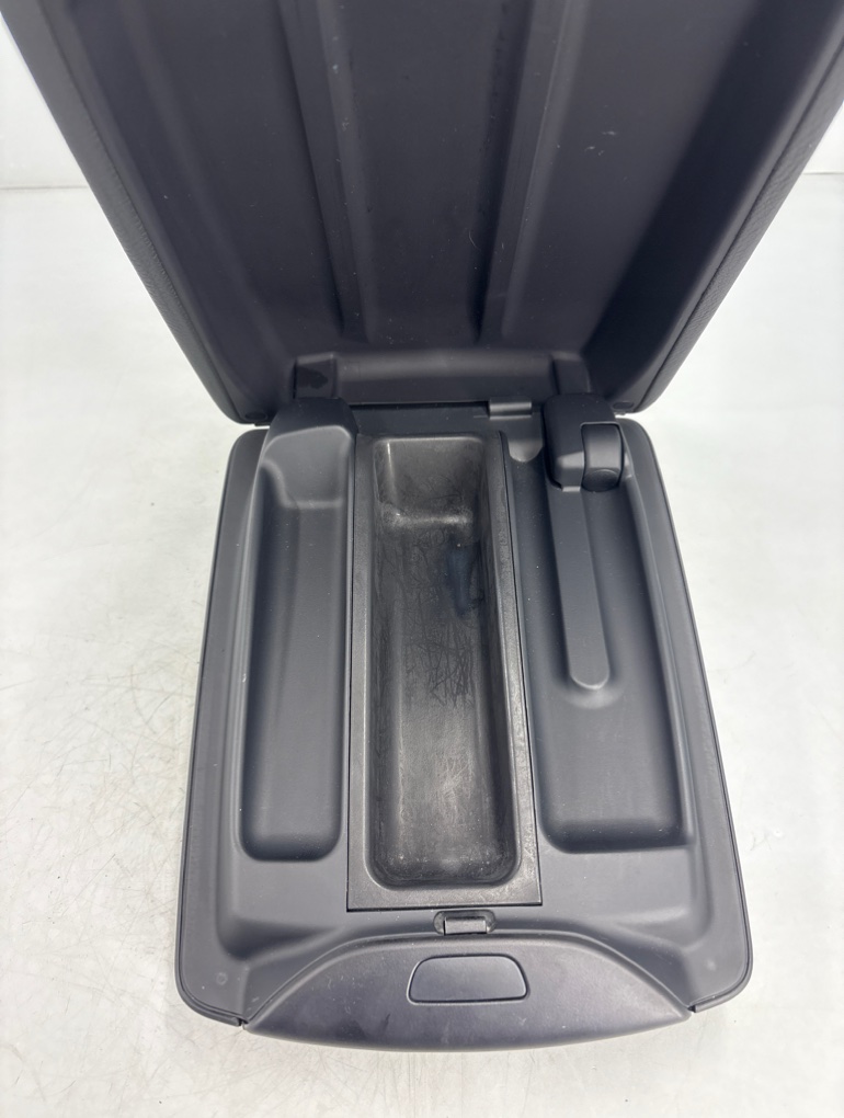 Подлокотник X5 2005 E53 M54