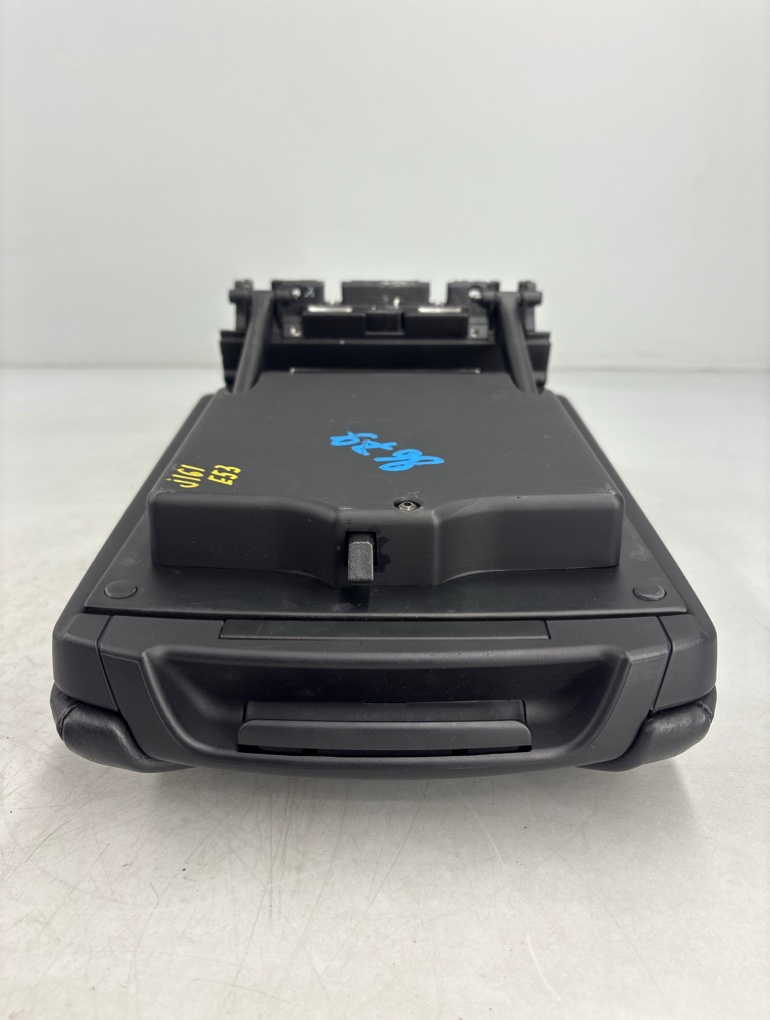 Подлокотник X5 2005 E53 M54