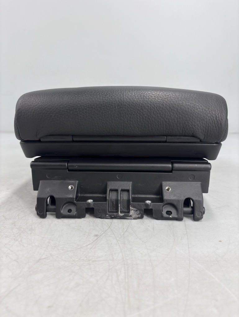 Подлокотник X5 2005 E53 М54