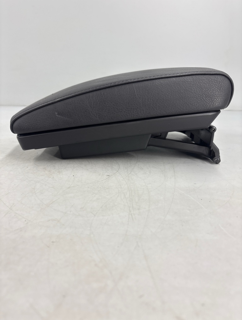 Подлокотник X5 2005 E53 M54