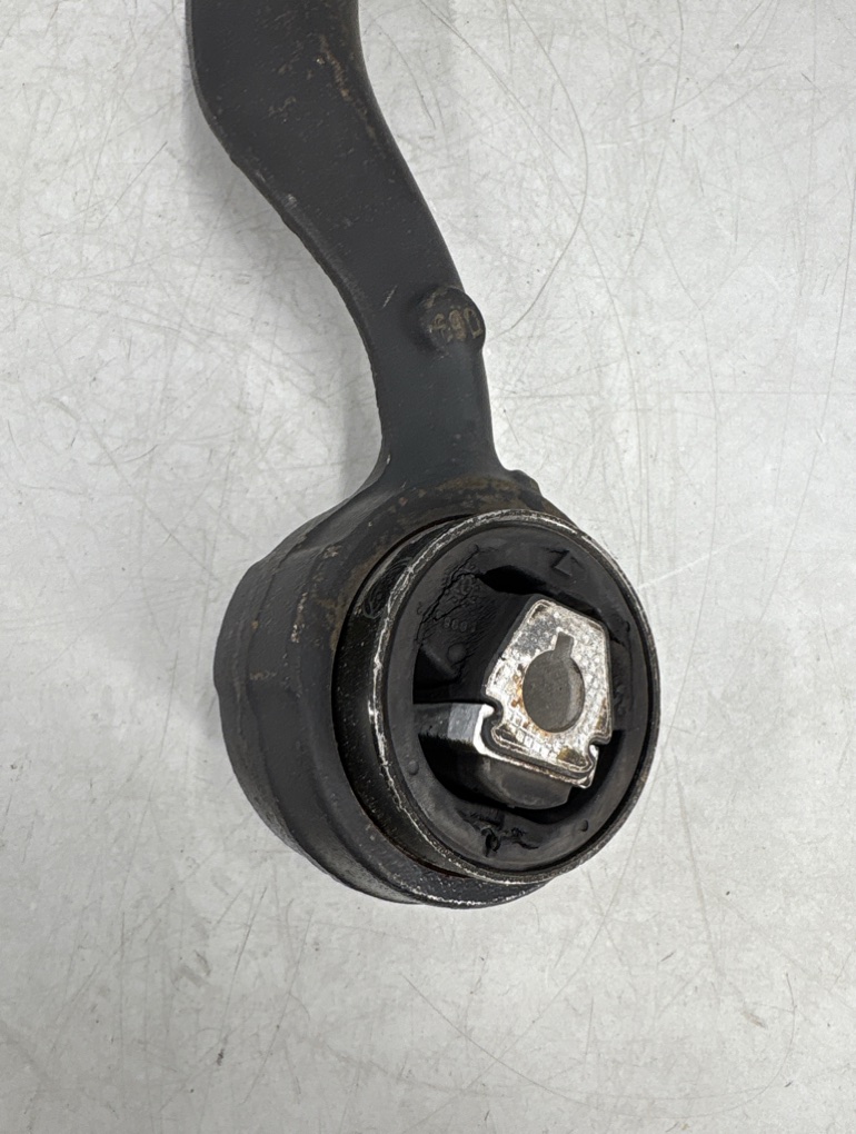 Рычаг передний правый X5 2004 E53 М54 Рычаг передний правый X5 2004 E53 М54