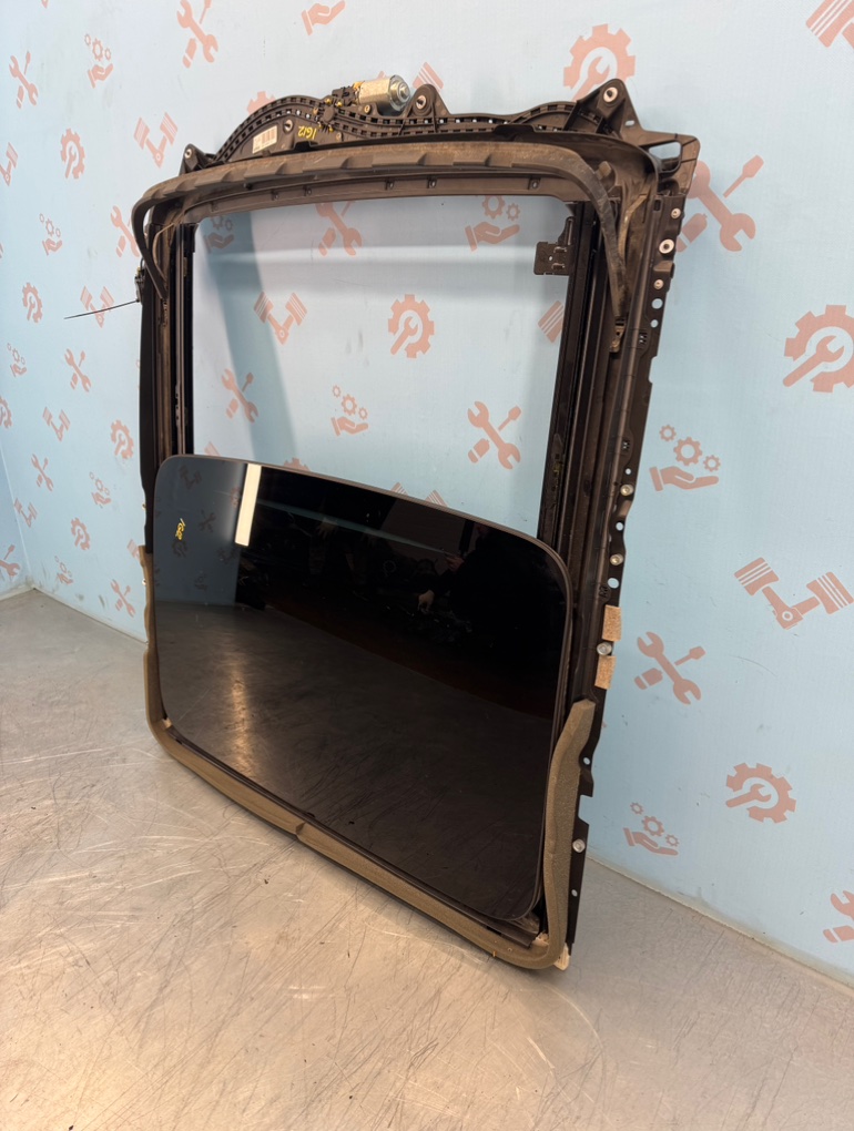 Люк 7 2017 G12 B47D20B