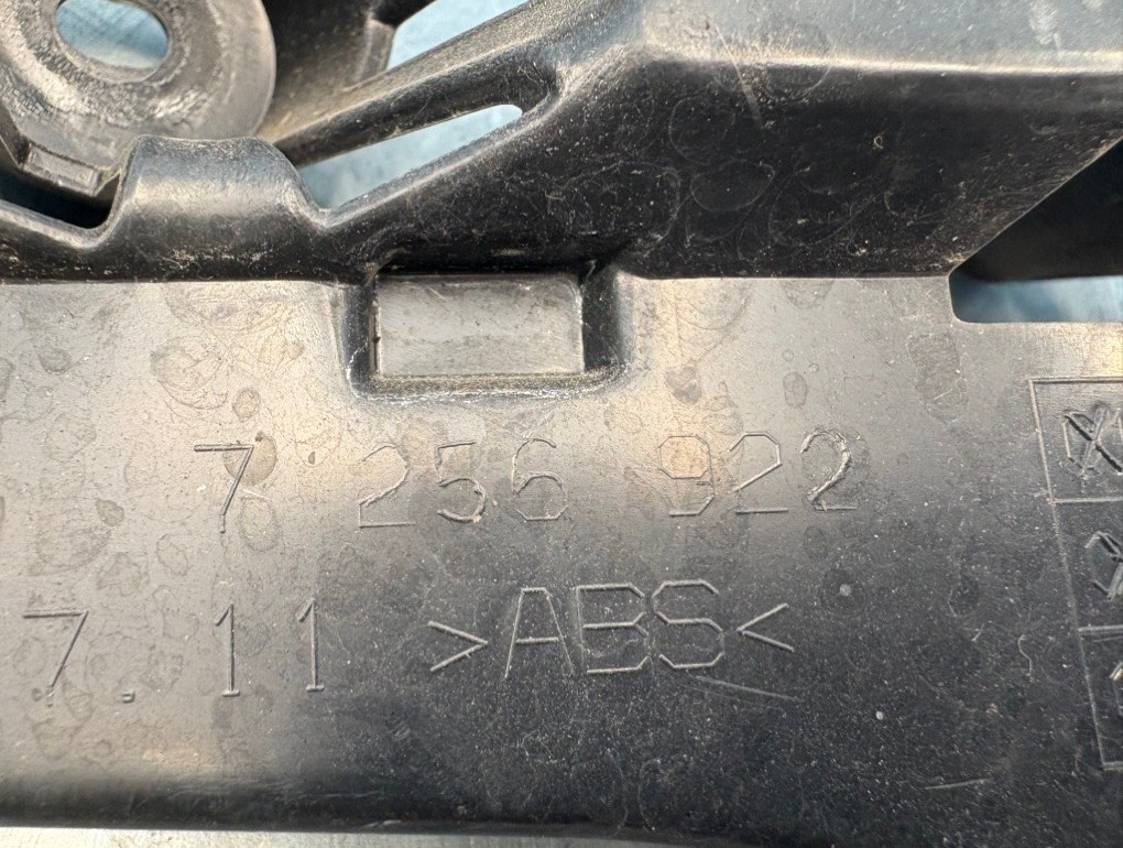 Кронштейн бампера задний 3 2013 F30 N55 Кронштейн бампера задний 3 2013 F30 N55