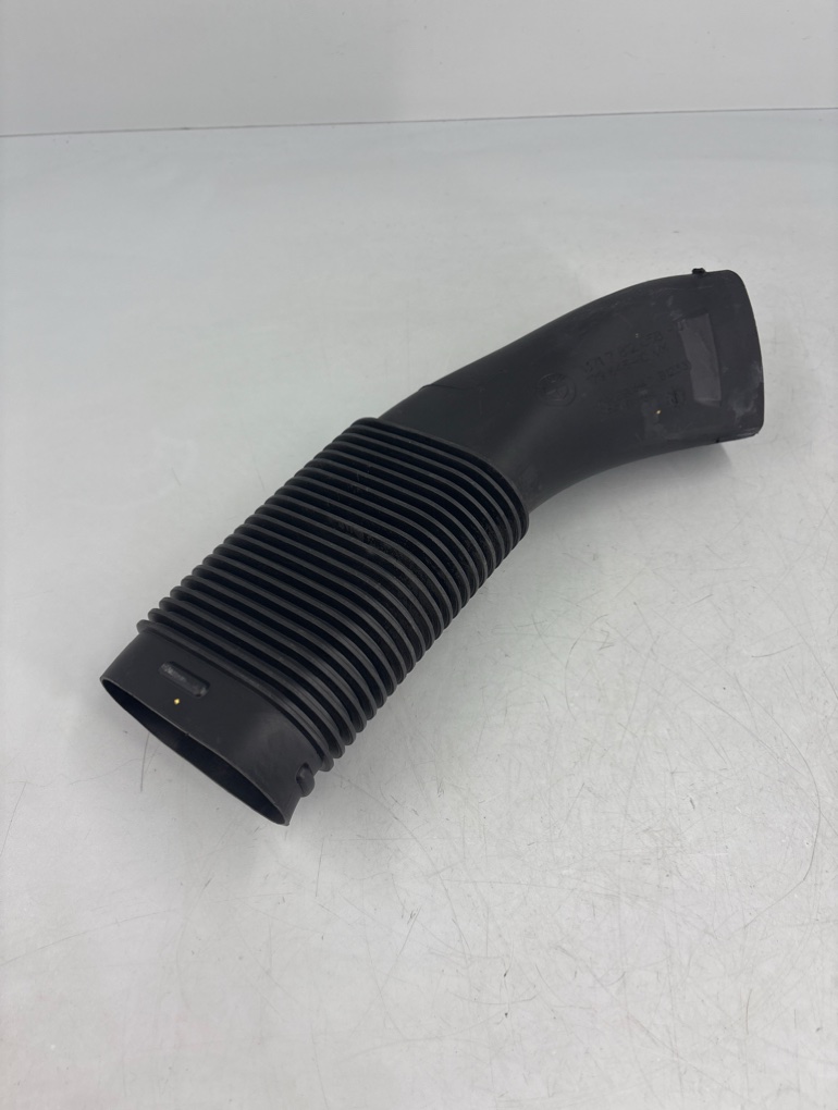 Патрубок воздушного фильтра Bmw X5 2012 E70 N57 13 71 7 812 058 контрактная
