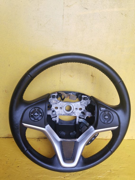 Руль Honda Fit GP5 LEB-H1 (б/у) Руль Honda Fit GP5 LEB-H1 (б/у)