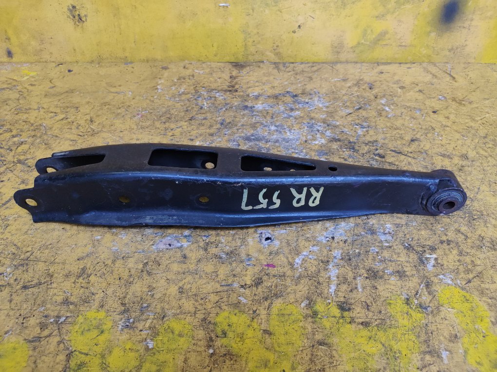 Запчасть рычаг задний правый SUBARU FORESTER SHJ FB20 контрактная Рычаг задний правый SUBARU FORESTER SHJ FB20 контрактная