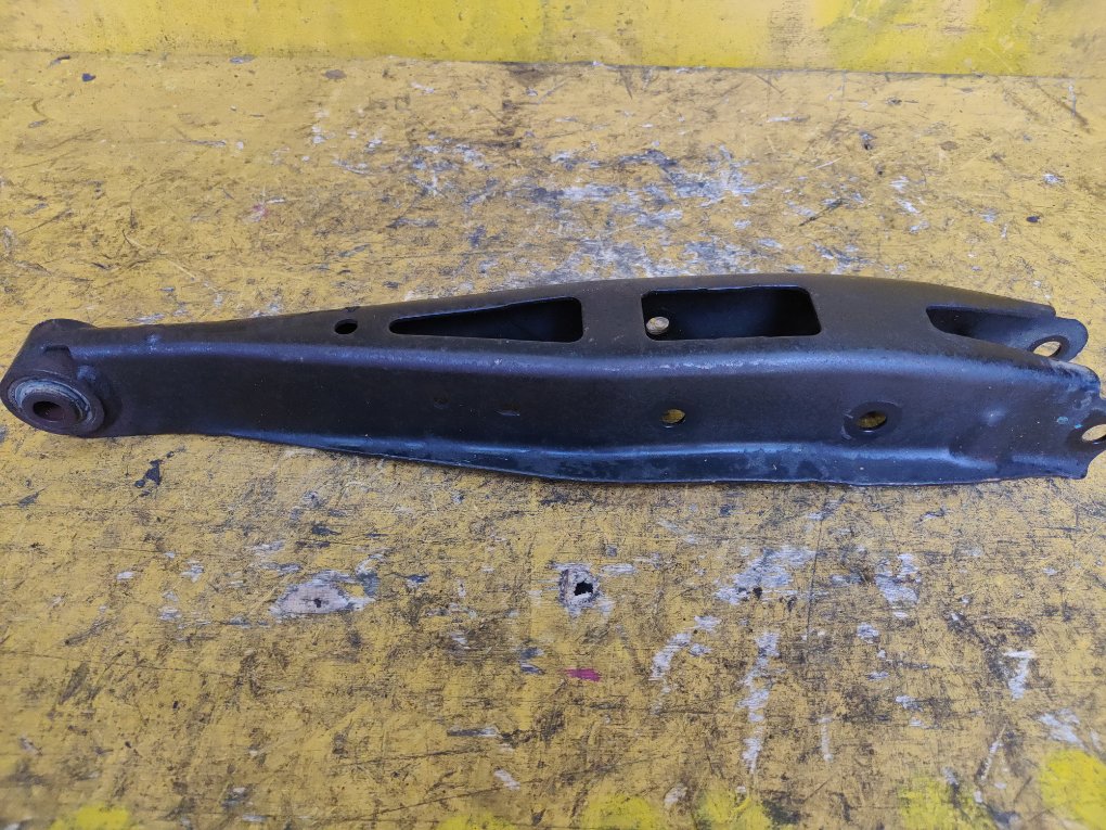 Рычаг задний правый SUBARU FORESTER SHJ FB20 Рычаг задний правый SUBARU FORESTER SHJ FB20